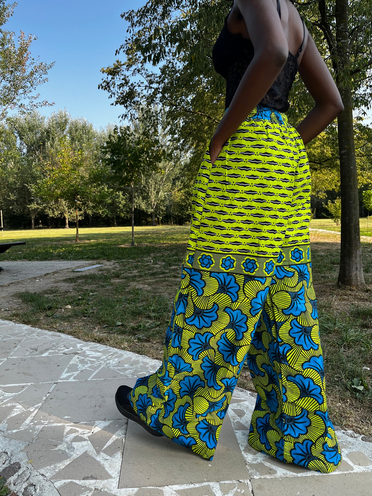 Pantaloni a zampa